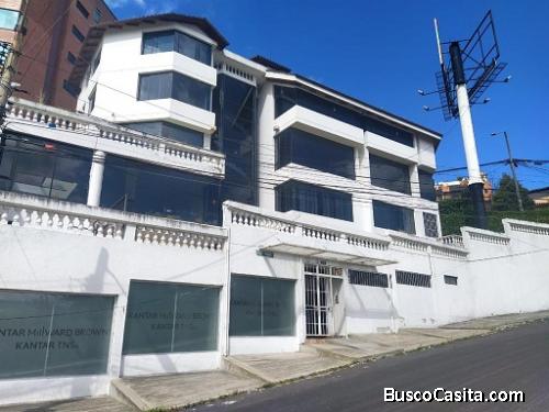 VENDO CASA GRANDE EN QUITO AV. ELOY ALFARO Y PORTETE