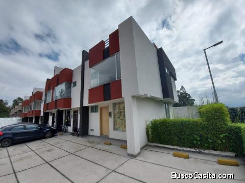 Hermosa casa en conjunto Vakiria I