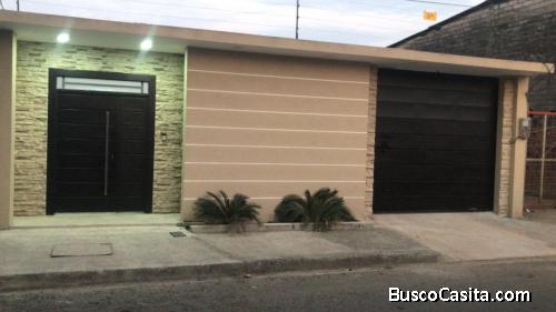 Venta de hermosa y amplia villa 