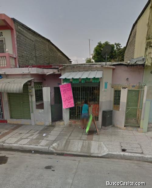 Villa con local comercial, GUASMO SUR Avenida Principal.