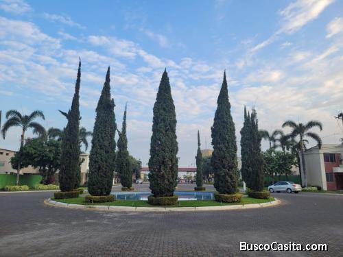 VENDO CASA EN URB CASTILLA 