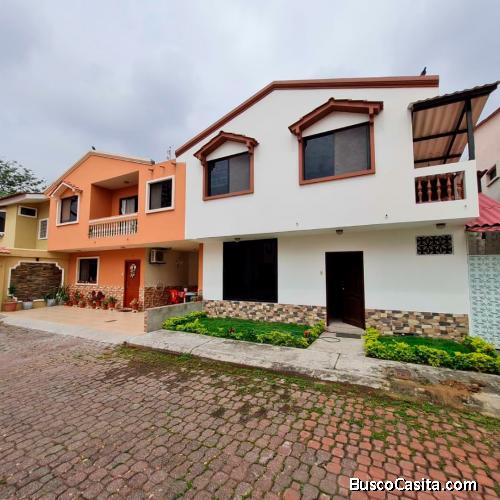 Venta de casa con 2 departamentos en Urb. Privada al Norte de Guayaquil