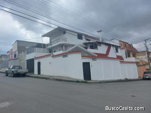Vendo Casa Esquinera rentera en las Pitas 