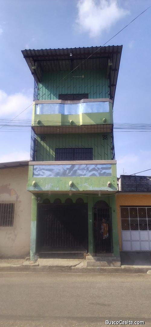 casa de 3 pisos en venta 