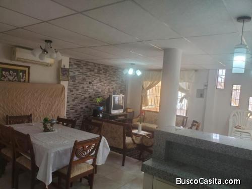 CASA URB EL DELFIN SANTA ELENA CERCA AL MAR