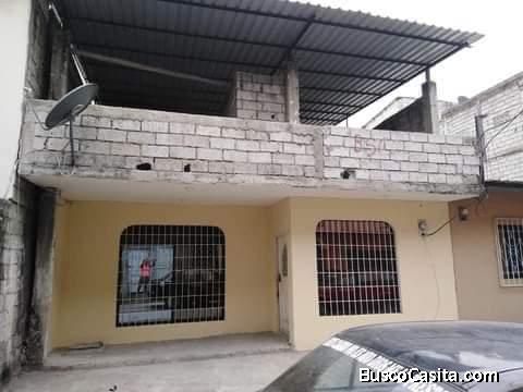 Casa de dos pisos en jardines del salado