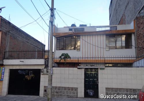 Se vende casa rentera sectro centro sur de Quito Villaflora-Urb.Napo Gangotena