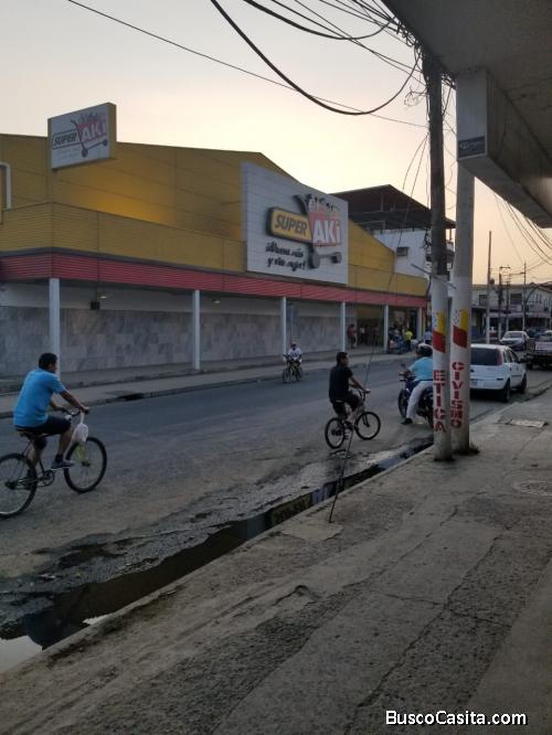 VENTA DE CASA RENTERA EN CENTRO DE CHONE, Precio $362.000 negociables