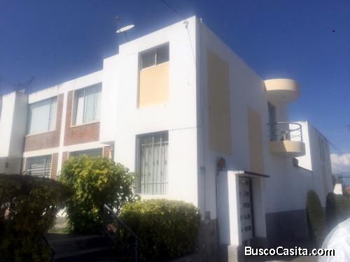 Hermosa Casa en conjunto