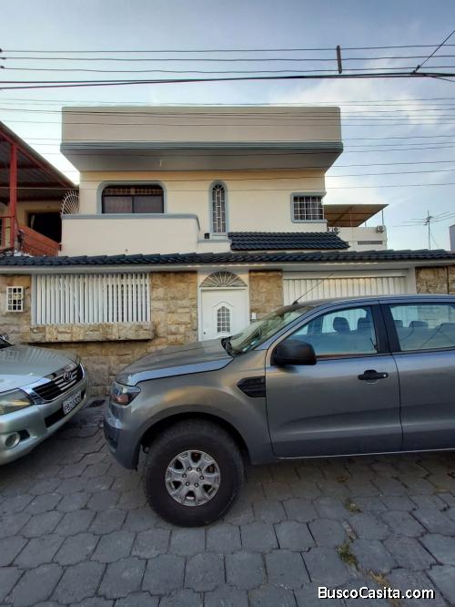 CASA DE DOS PISOS + LOZA FUNDIDA 