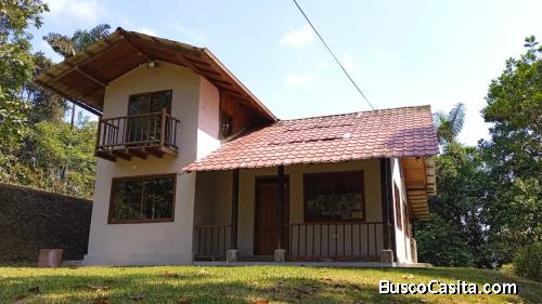 Quinta Vacacional en Urbanización privada a 2 horas de Quito
