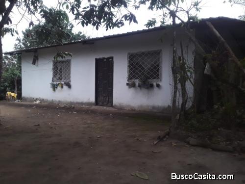 Venta de Lote con Casa- Vía Aventura- Julio Moreno