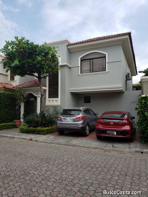 Cómoda Casa, primeros kilómetros, Cerca de Todo