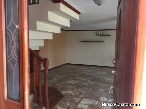 VENTA PROPIEDAD CON DOS CASAS EN MONTESERRIN