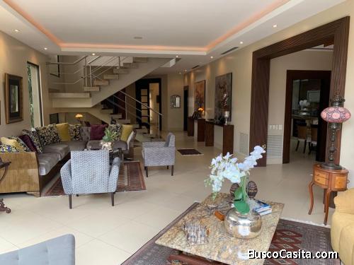 VENDO CASA DE AMPLIOS ESPACIOS EN LOS 1EROS KM DE VIA A SAMBORONDON