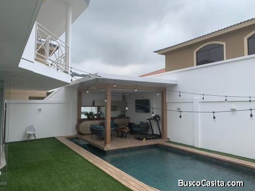 VENDO HERMOSA CASA REMODELADA