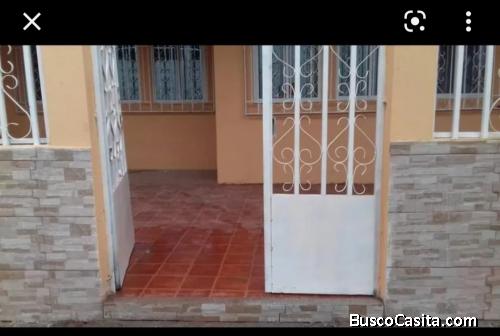 Bendo una Casa serca de la escuela manuela cañizares 