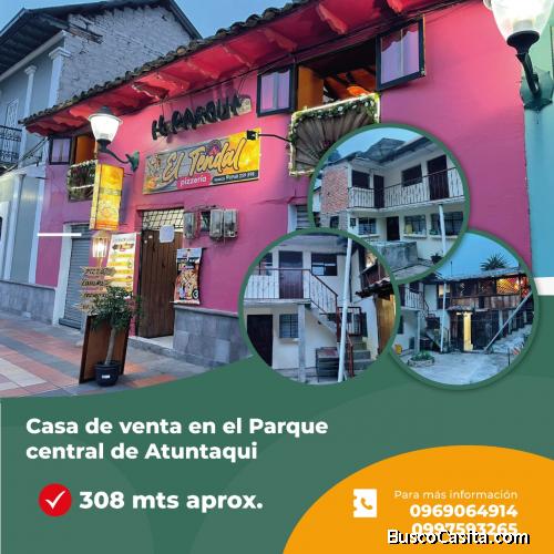 Casa de venta en el Parque Central de Atuntaqui