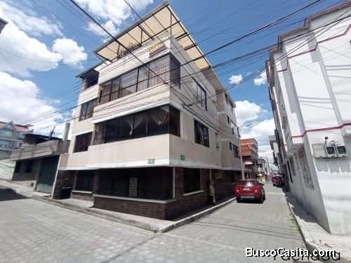 Casa Sur de Quito, rentera de 5 departamentos, 559m2 de construcción , la Ecuatoriana