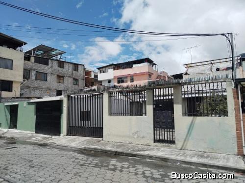 VENDO TERRENO CON CASA CERCA AL CC ATAHUALPA SUR DE QUITO