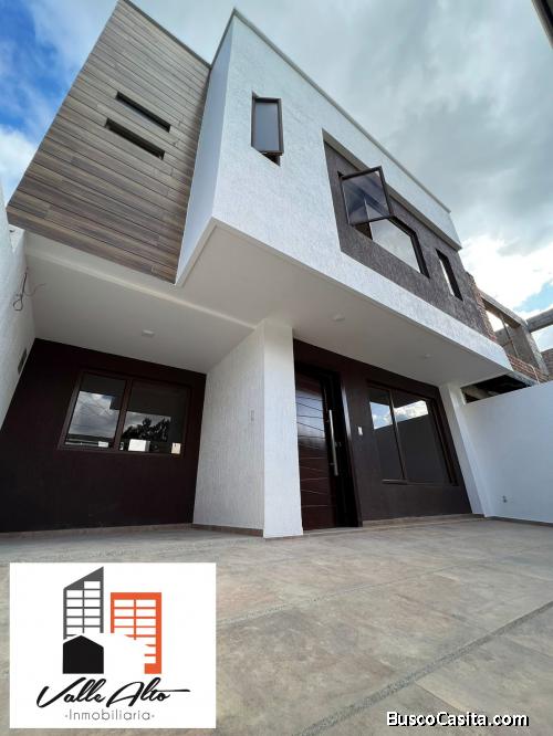 CASA AMPLIA CON EXCELENTES TERMINADOS EN LAS PENCAS. 