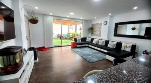 ARMENIA, Planta baja, Dpto 3 alcobas, 2 estacionamientos, bodega, BBQ, patio