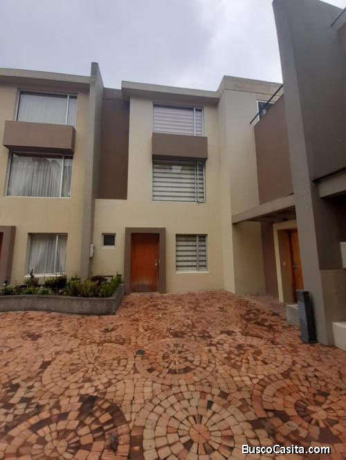 HERMOSA CASA DE 3 PLANTAS EN PONCIANO