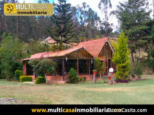 De venta casa rústica con amplio terreno, en urbanización privada (2349)