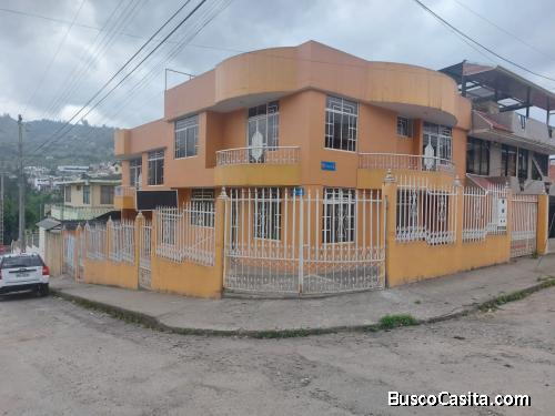 Vendo Casa Esquinera, Dos Departamentos Duplex