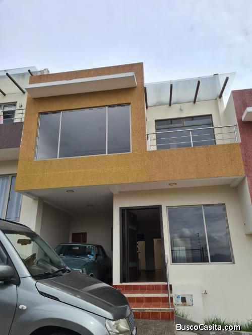 Casa en venta de oportunidad en Condominios  Balcones del Tejar, Cuenca Azuay