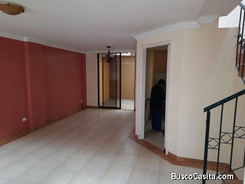 CASA DOS PISOS KARTODROMO MITAD DEL MUNDO EXCELENTE AMBIENTE