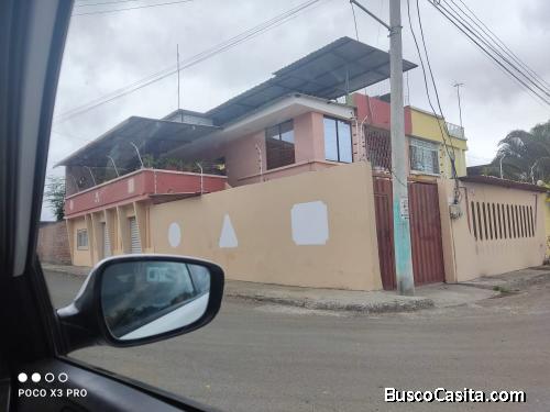 Venta de casa esquinera Manta