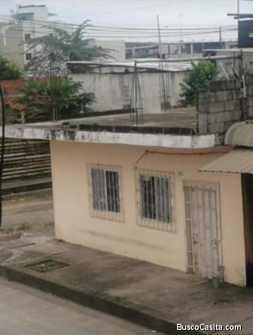 Venta Casa Rentera en Babahoyo, Con Departamentos,ubicada En Cdla.el Chorrillo