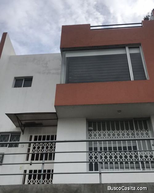 En venta hermosa casa, dentro de conjunto privado, Sangolquí, junto al hospital iess 