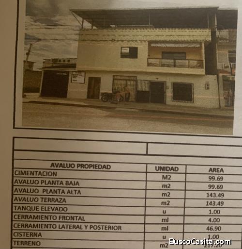 Casa de 3 platas con terraza