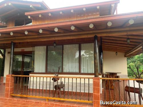 HERMOSA CASA DE CAMPO