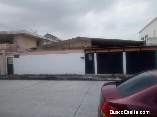 Vendo casa en Urdesa