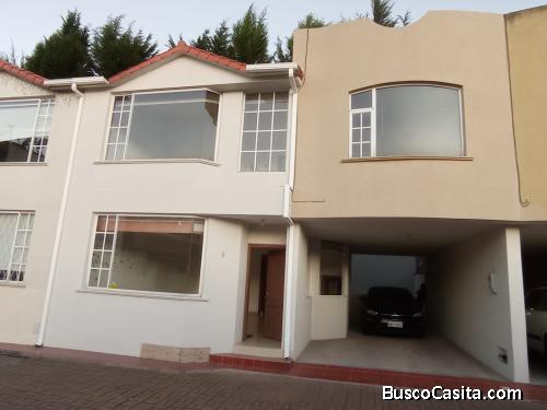VENDO CASA EN CONOCOTO  178 MT