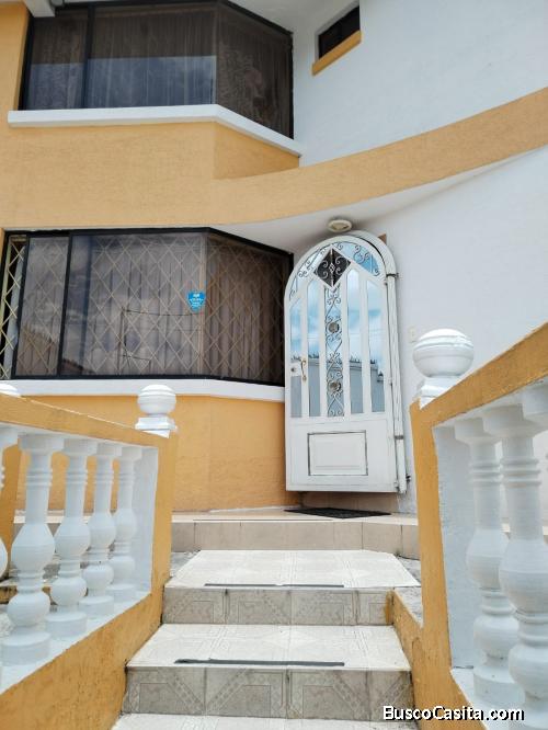 Colibri 2 Vende linda casan Urbanización