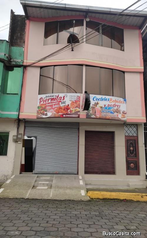 Propiedad de 3 pisos con local comercial y departamento independiente en una ubicación privilegiada