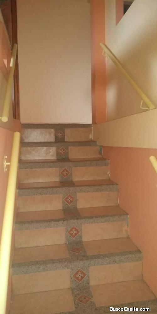 VENTA DE  CASA DE DOS PLANTAS COMODA EN MANTA 