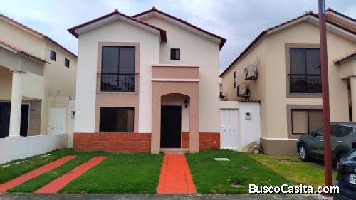 Vendo casa Ciudad Celeste etapa La Ria 