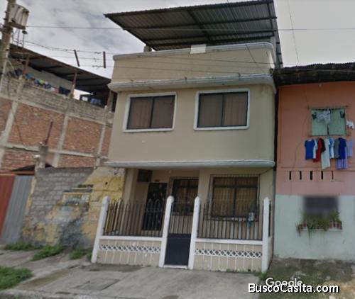 En Venta Casa de 2 Pisos + Terraza