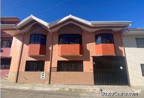 VENTA DE CASA  2 DEPARTAMENTOS.