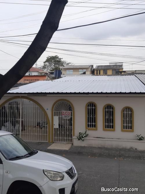 Bonita villa Cdla.GUAYACANES 