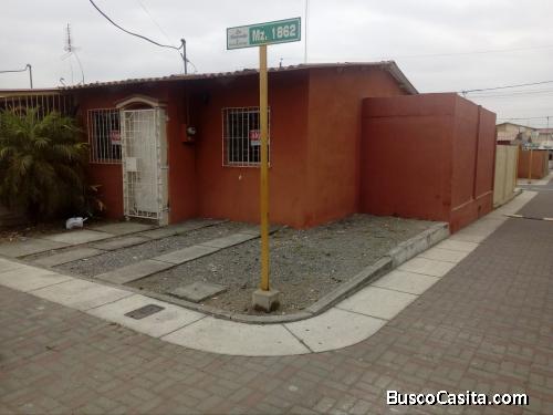EN VENTA CASA ESQUINERA DE 1 PLANTA EN URBANIZACION CERRADA