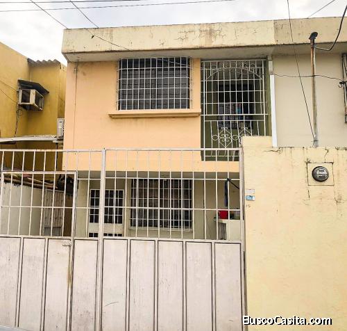 SE VENDE CASA EN GUAYACANES 1