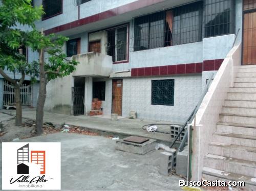 AMPLIA CASA RENTERA EN MANTA.