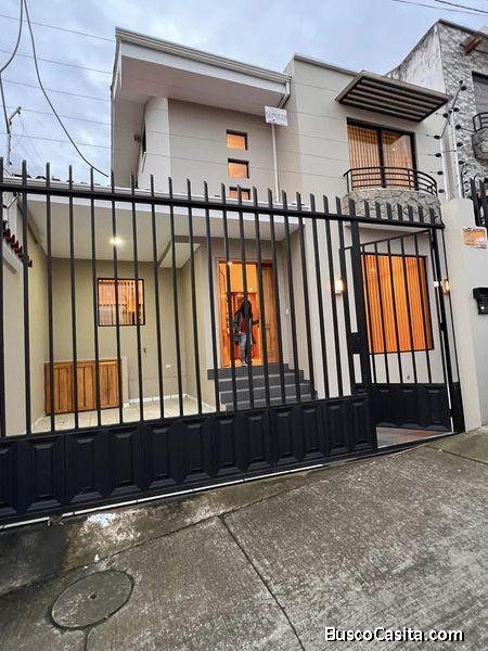 VENDO HERMOSA CASA SECTOR ORO VERDE CUENCA