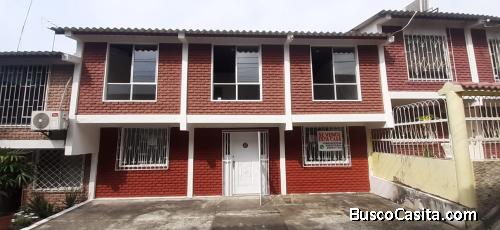 ENCANTADORA CASA PRESIDENCIAL EN VENTA EN LA URBANIZACIÓN BEATA MERCEDES MOLINA